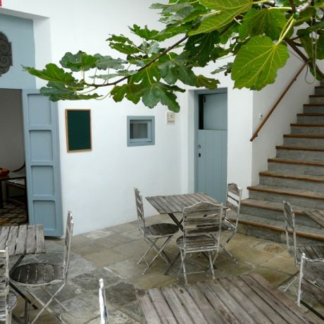 Patio Hostal la Botica, Vejer de la Frontera Patio Hostal la Botica, Vejer de la Frontera